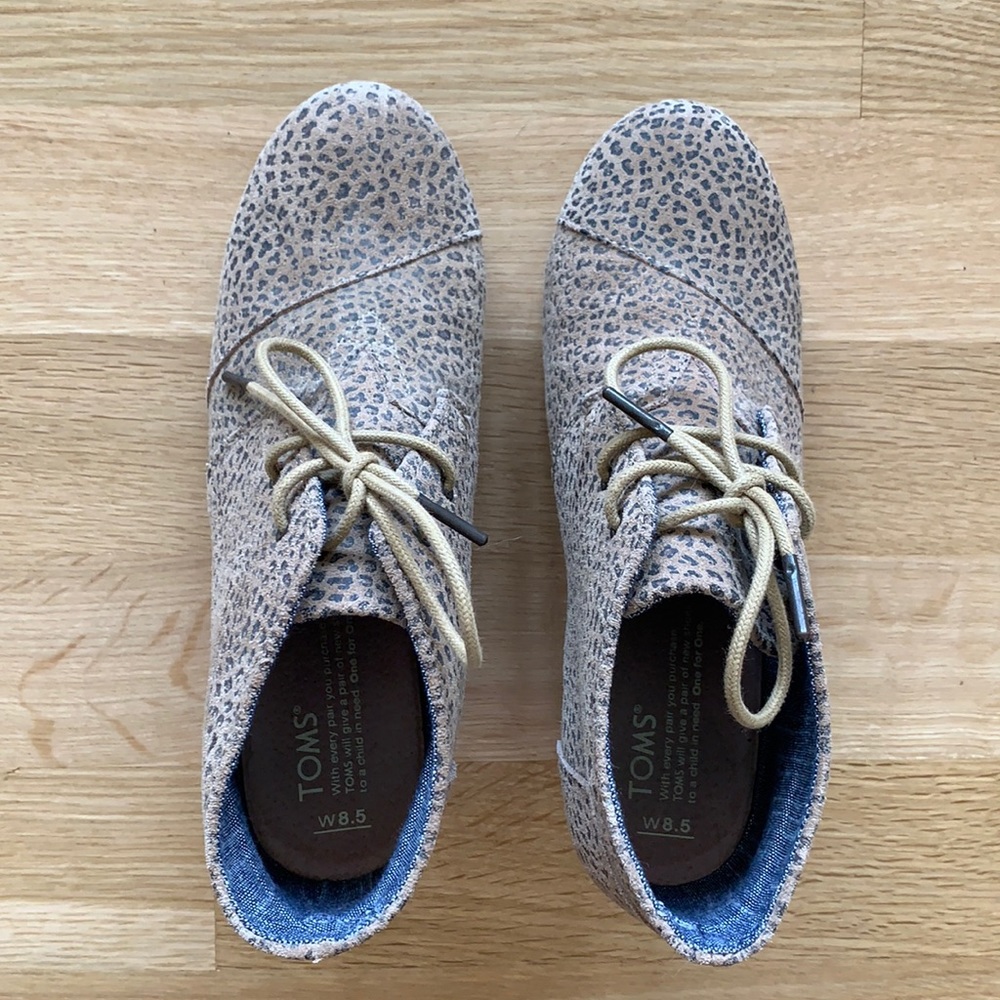 Toms wedge bootie in animal print